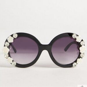 NWT TORRID Round Rosette Sunglasses